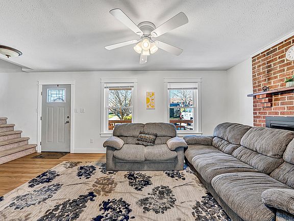 4th image of 363 Deborah Dr