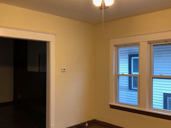 4th image of 33 Crestwood Ave