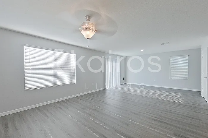 8614 SW 43rd Ter — Photo 2