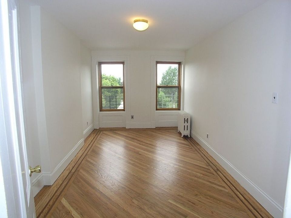 1st image of 142 7th Ave APT 4