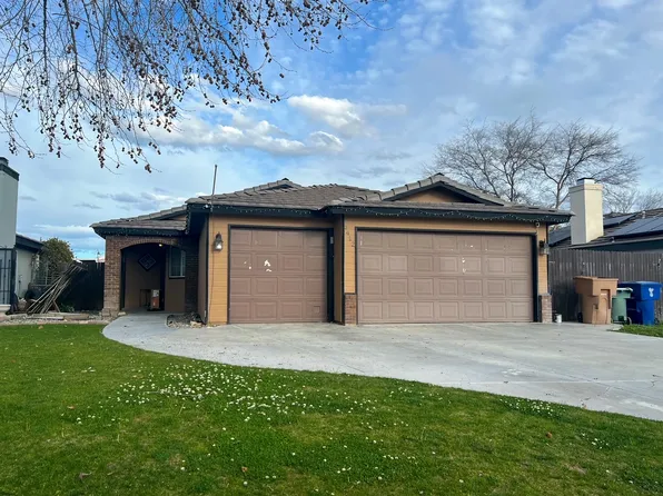 5412 Summer Villa Dr, Bakersfield, CA 93313