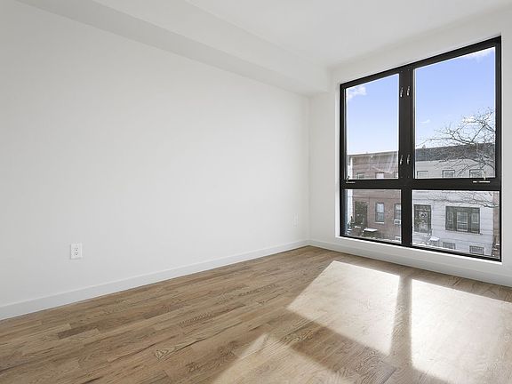 3rd image of 443 Bainbridge St APT 3A