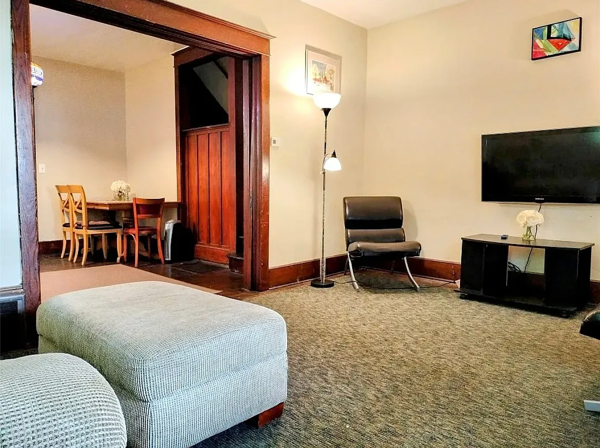 1 bed, 1.5 bath, 1500 sqft, $650 — Photo 2