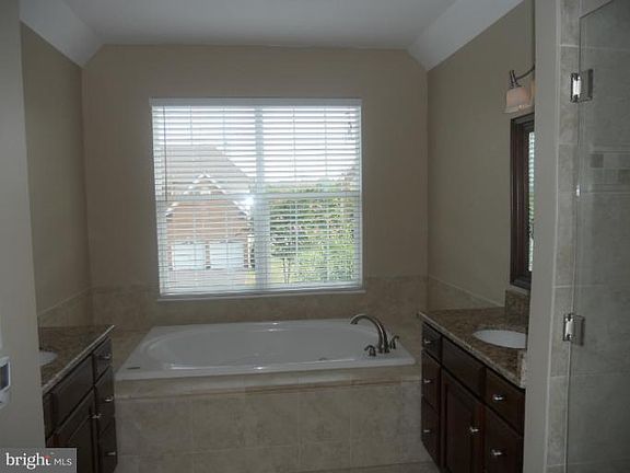 4th image of 20199 Hidden Creek Ct