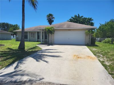 1944 Country Club Blvd, Cape Coral, FL, 33990
