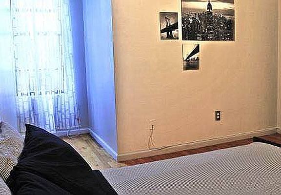 3rd image of 494 Jefferson Ave #3A