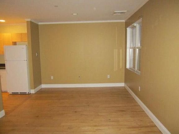 5th image of 404 W 1st St Unit 32