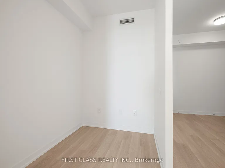 500 Wilson Ave #922 — Photo 17