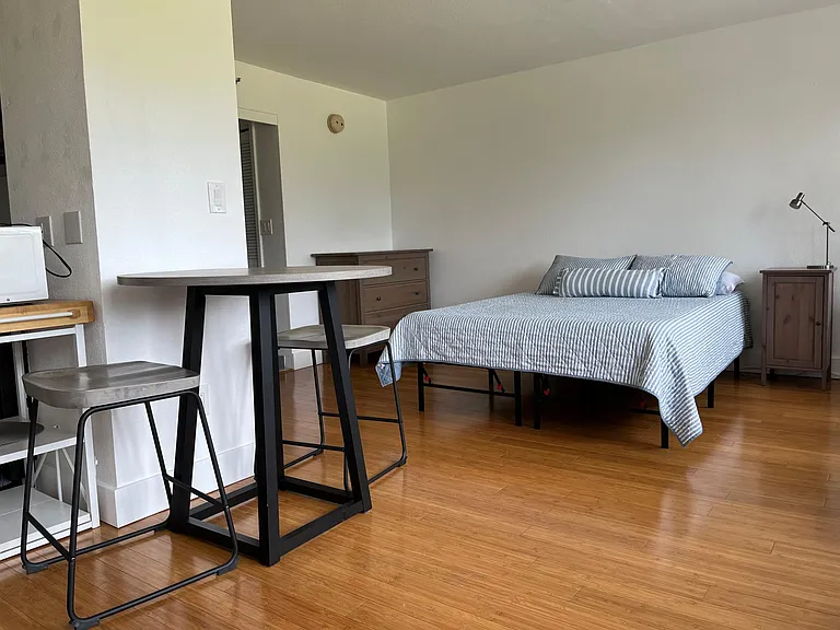 545 Queen St #332 — Photo 5