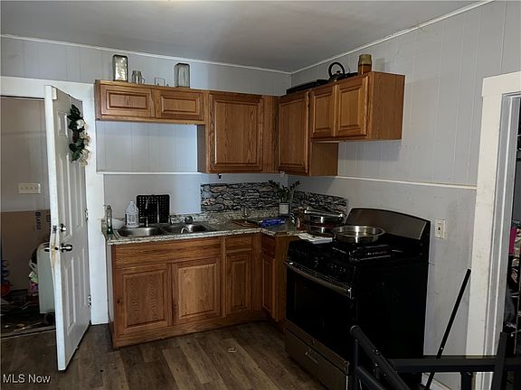 2nd image of 9323 Sophia Ave