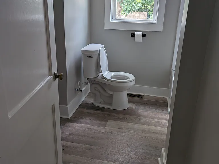 1329 George Washington Hwy N — Photo 18