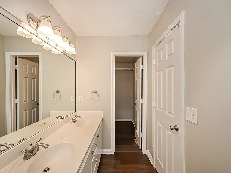 604 Parrish Pl — Photo 11