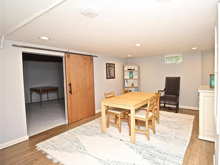 139 Coggeshall Ave — Photo 37