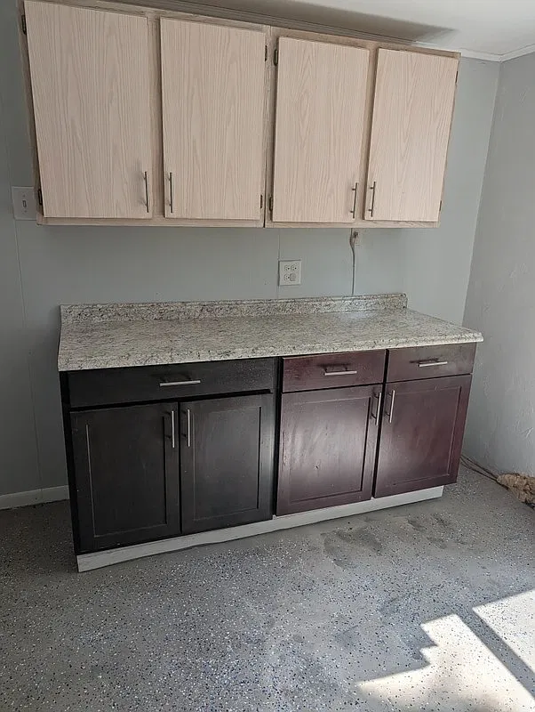 536 Selina St — Photo 1