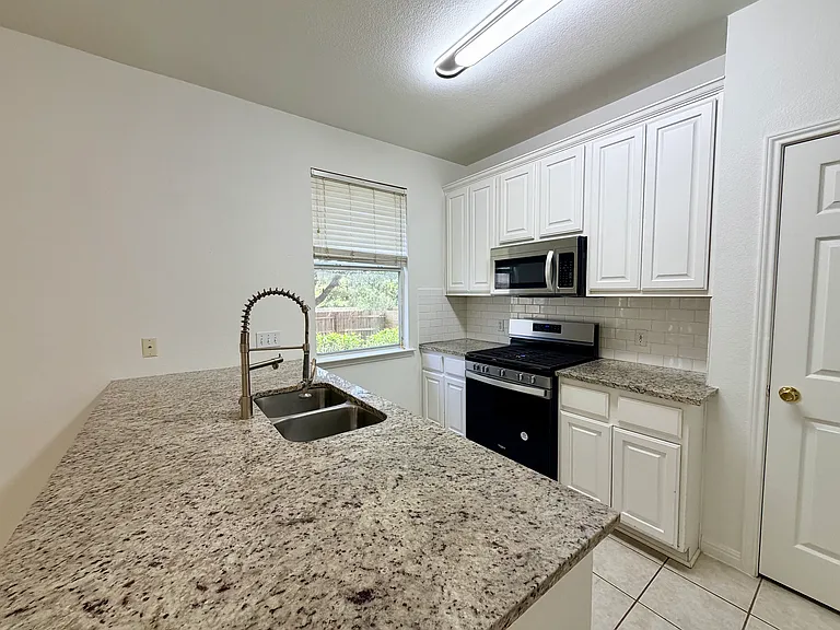 111 N Field St — Photo 10