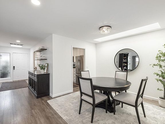 5th image of 631 Lobelia Court