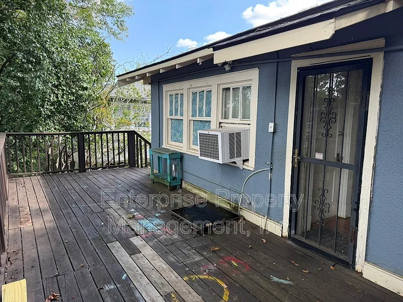 1 bed, 1.0 bath, 450 sqft, $650 — Photo 2