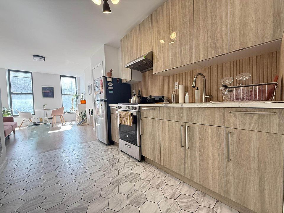 2nd image of 34 E Broadway #2
