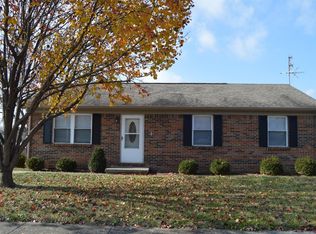 105 Kingsway Dr, Nicholasville, KY
