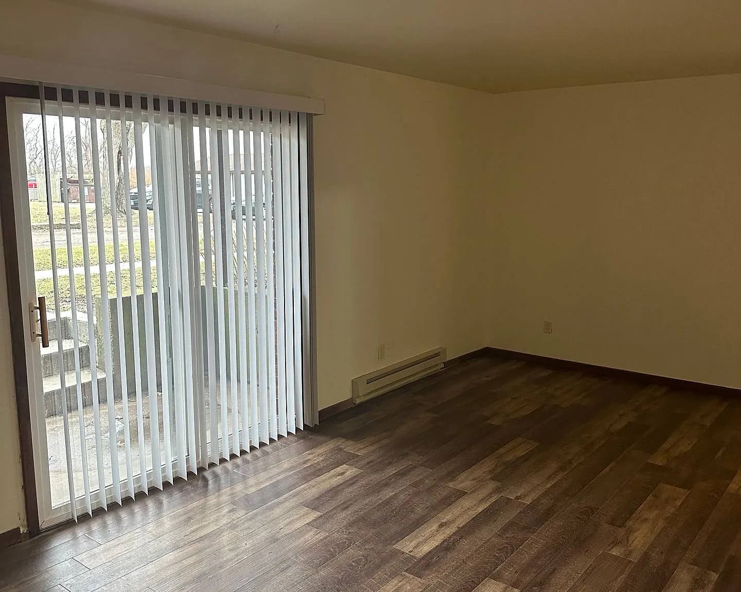 Immaculate Updated 2 Bedroom with 1 Bath — Photo 4