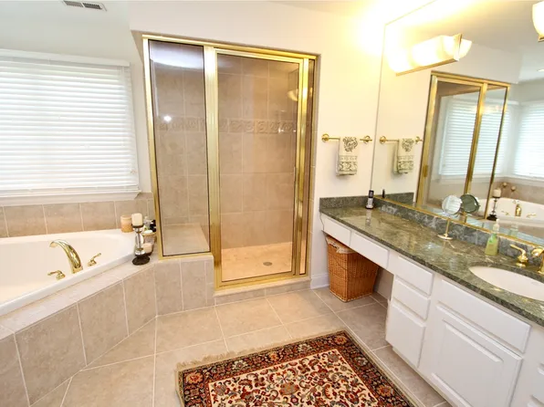5 Old Manor Ct, Reisterstown, MD 21136