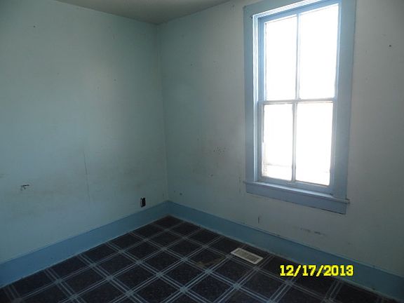 4th image of 625 N 2nd St