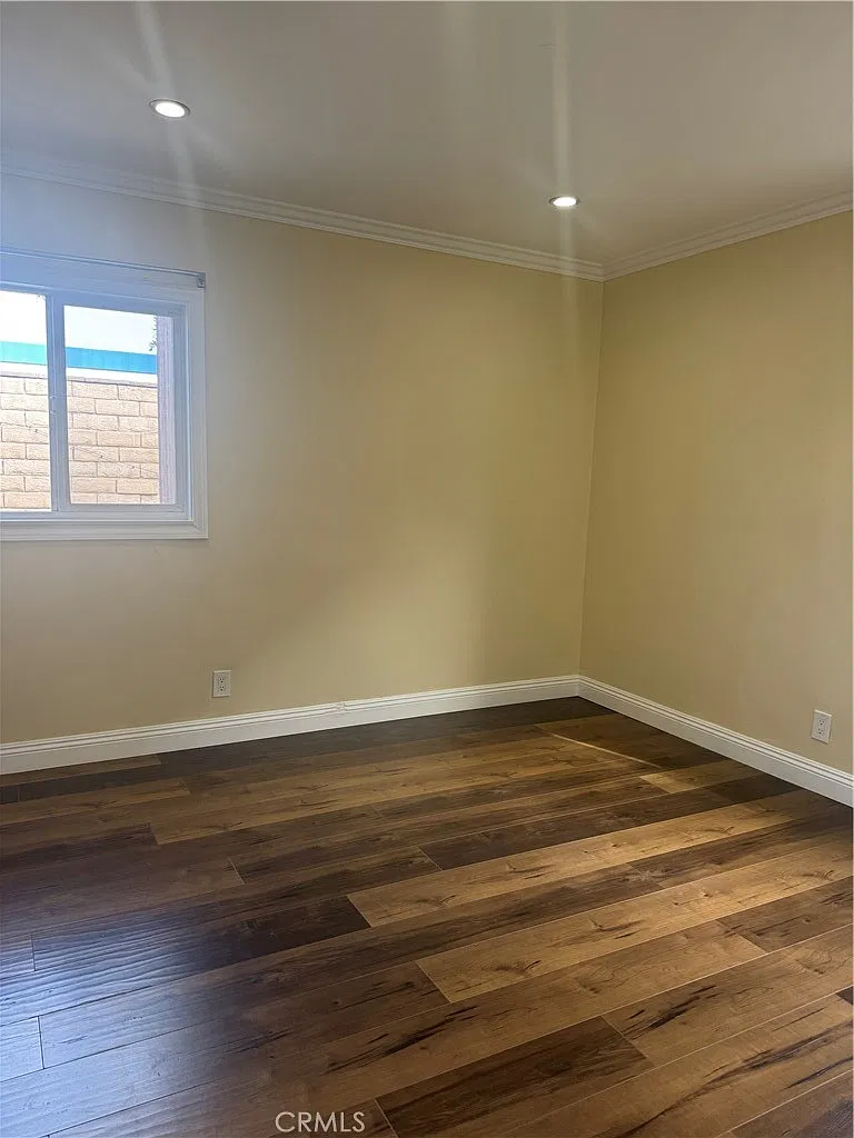 3 bed, 850 sqft, $3,500 — Photo 1