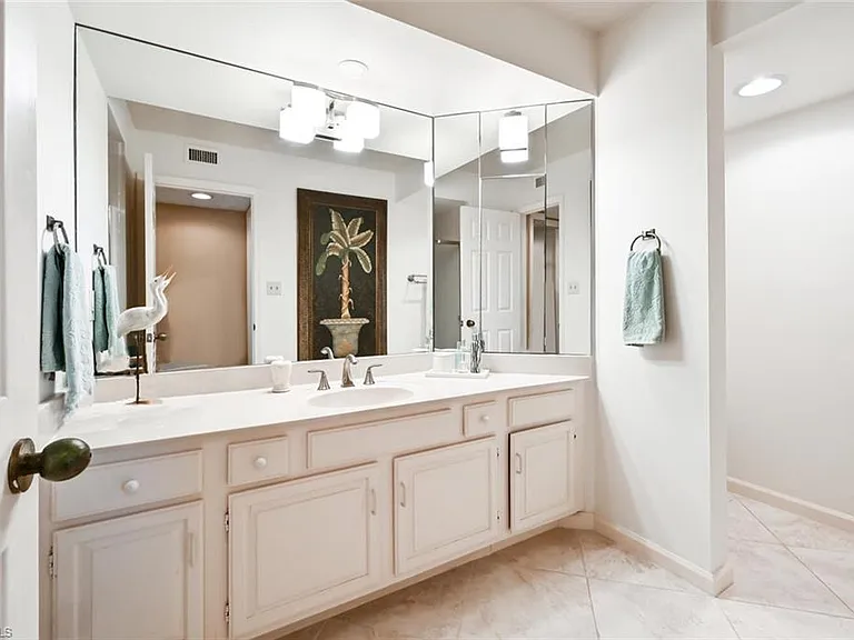 4551 Gulf Shore Blvd N #1001 — Photo 19