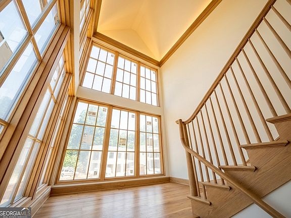 4th image of 110 Reed Way