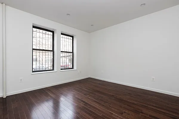 Rented by Bold New York | media 17