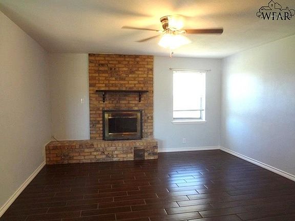 2nd image of 4714 Lois Ln