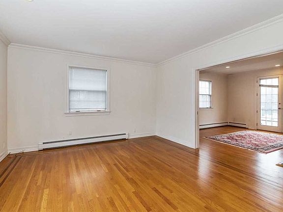 3rd image of 15715 11th Ave