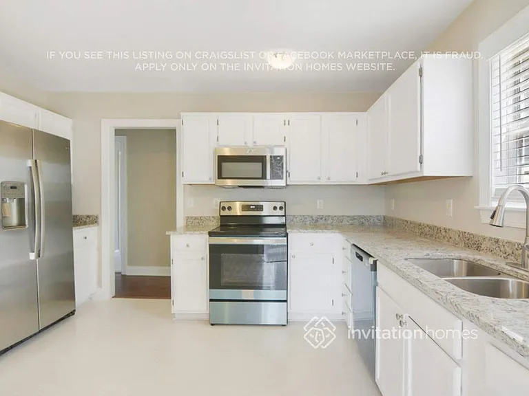601 Flicker Ct — Photo 8