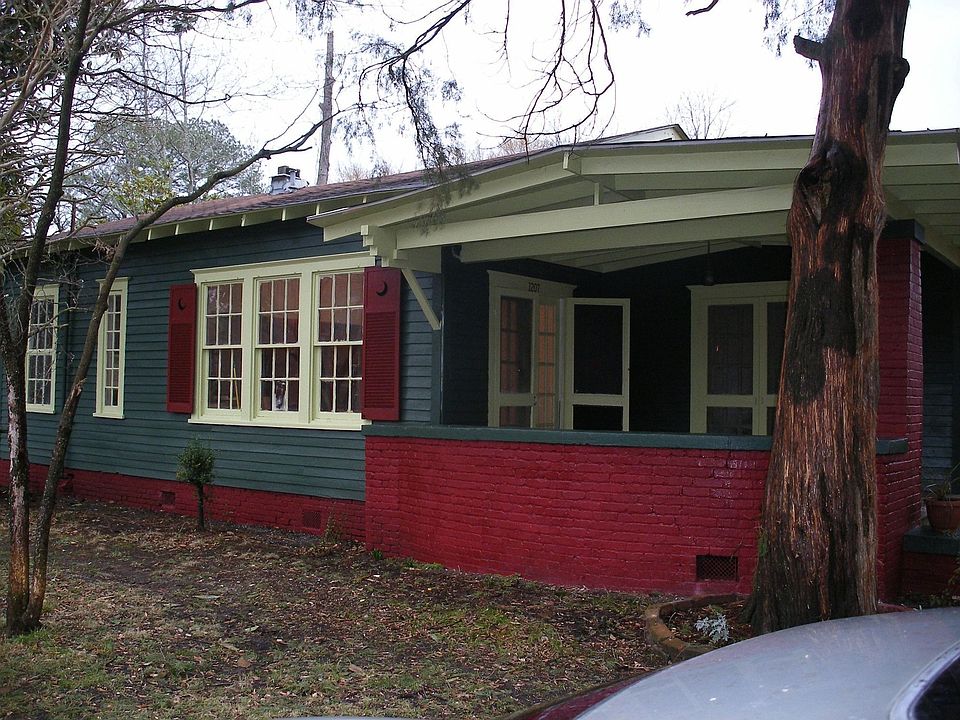 2nd image of 1207 Saint Patrick St