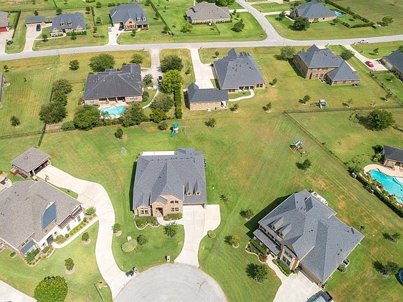 2nd image of 3818 Tierra Amarilla Ln