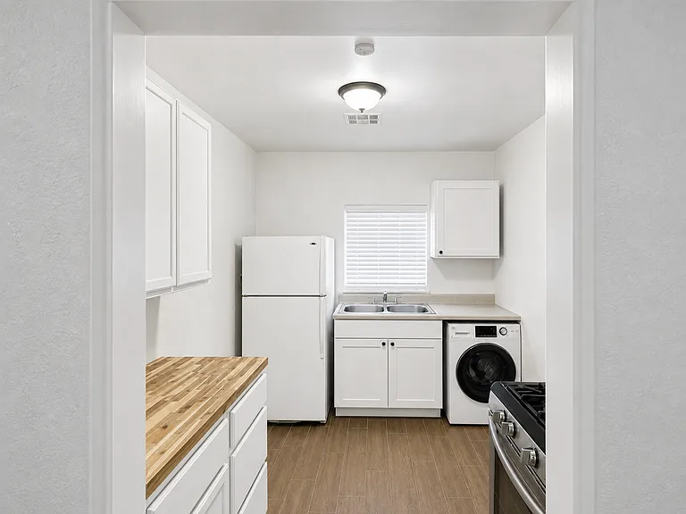 5915 W Palmaire Ave — Photo 16