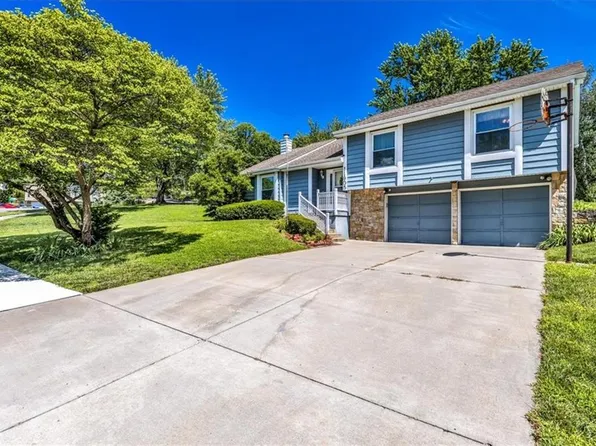 11905 W 49th St, Shawnee, KS 66216