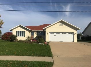 403 21st Ave W, Oskaloosa, IA 52577