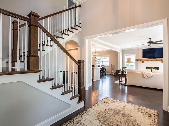 3rd image of 512 Riverwoods Ct