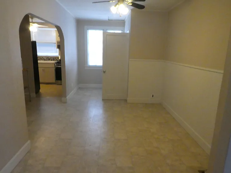 2333 SE Tacoma St — Photo 2