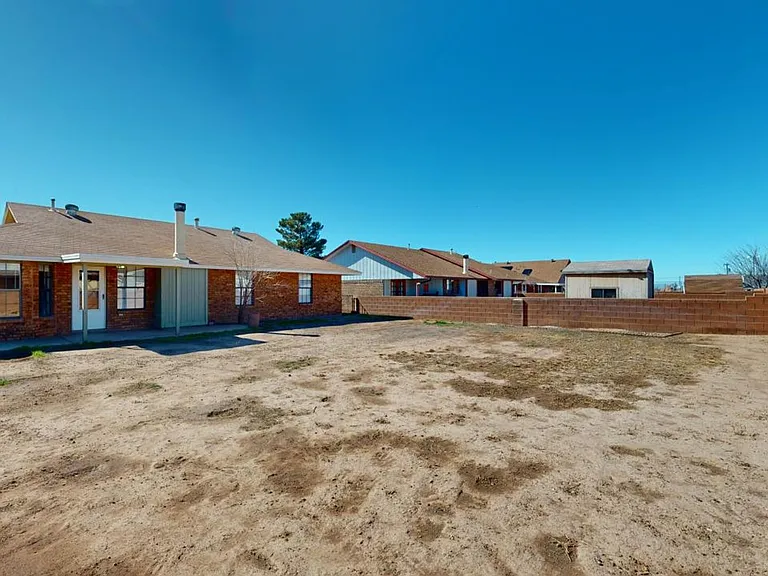 1460 Lindberg Ave — Photo 44