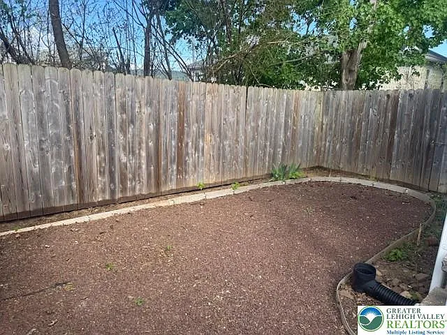 1086 1st Ave — Photo 8