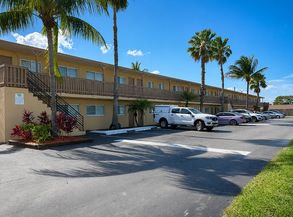Building Photo - 610 NW 7th Ave