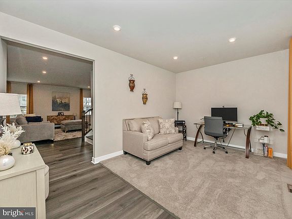 3rd image of 7531 Blue Sun Drive Columbia Gln