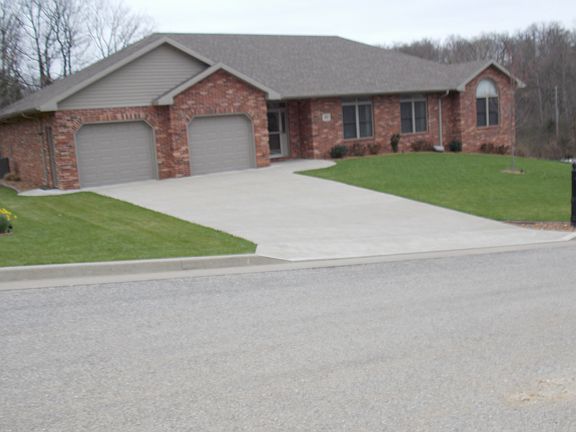 2nd image of 332 Hazelwood Dr