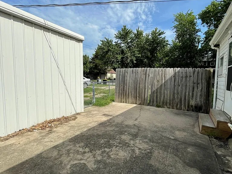 727 Congress St — Photo 21
