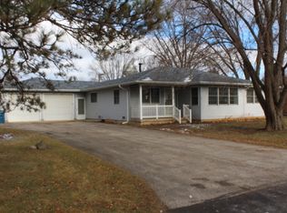 460 Spring Ave, South Elgin, IL 60177