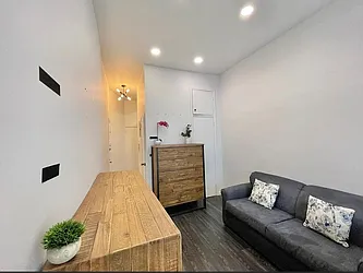 Rented by R New York