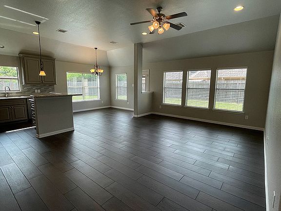 3rd image of 108 Austins Ct