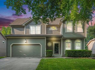 305 Dublin Cir, Smithville, MO 64089